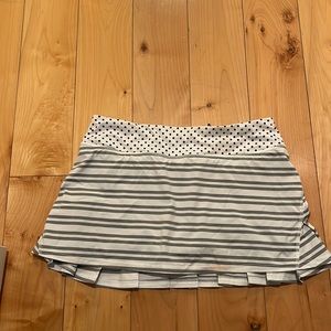 Women’s White and gray lululemon mini skirt size 8